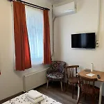 Yellowhouse Room 2